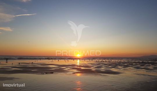 Moradia isolada em Santo António da Caparica.