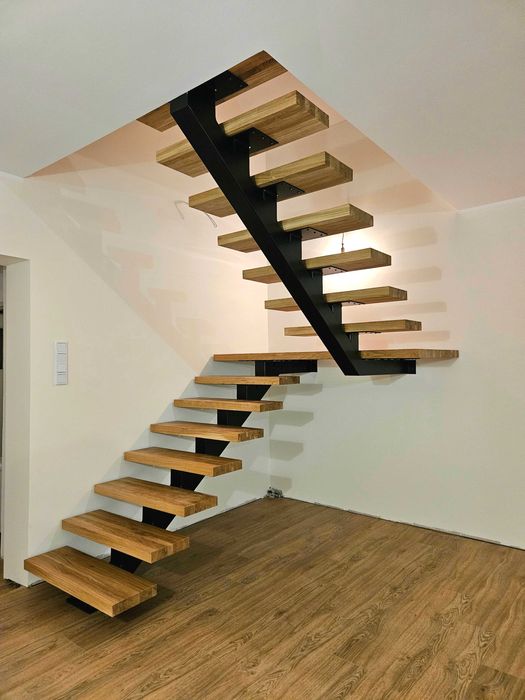 nowoczesne schody metalowe,schody na konstrukcji stalowej