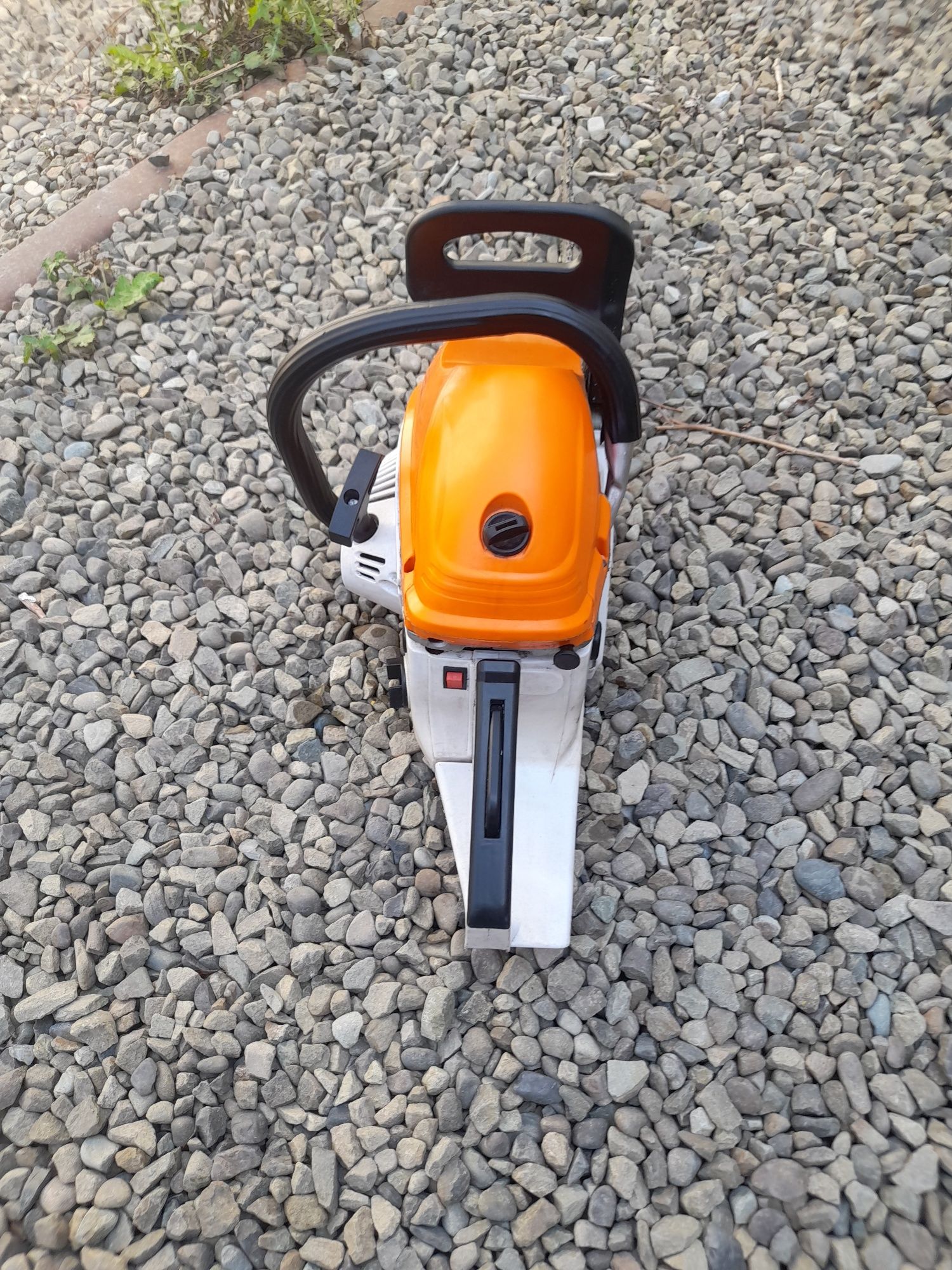 Продам  Бензопилу