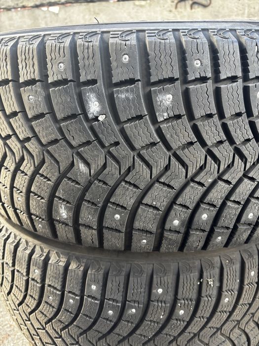 Зимова гума Michelin r20 255/50