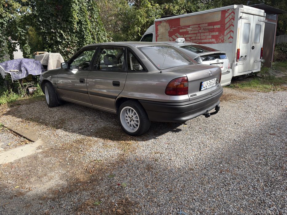 Opel Astra F - zadbany, po pełnym serwisie, gotowy do jazdy.