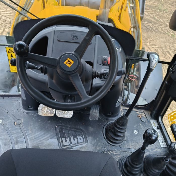 Koparko-ładowarka JCB 3CX