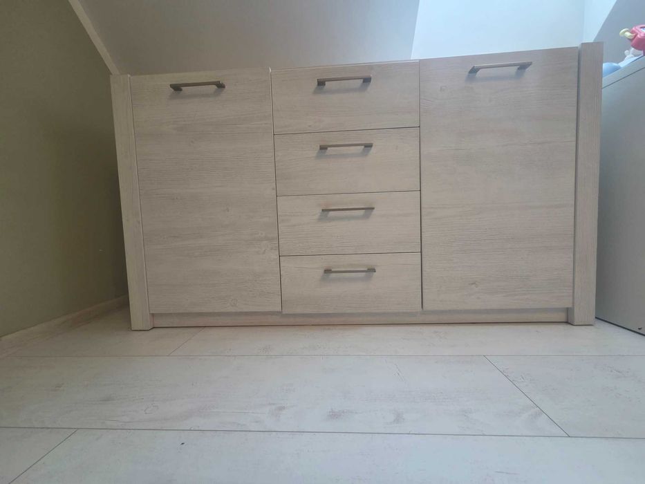 Meble komoda i słupek