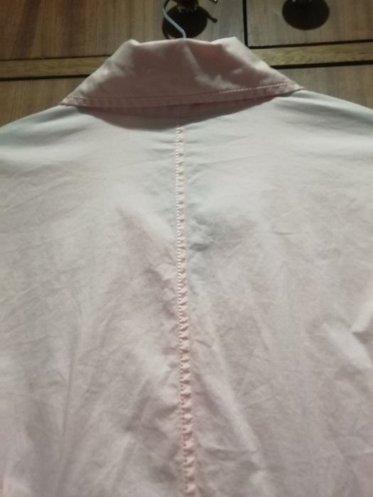 Camisa ESCADA SPORT
Cor : Salmão claro
Tamanho: 36

Muito bonita
Marca