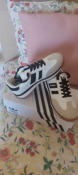 Tênis adidas novos!