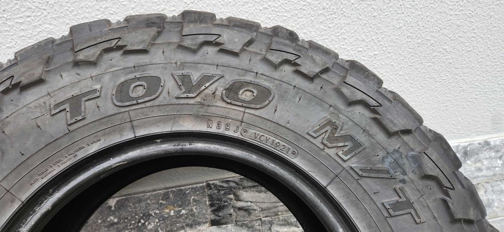 4 Pneus Toyo M/T 235/85 R16