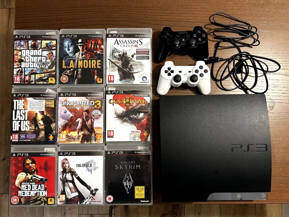 PlayStation 3 (PS3) Slim 320 GB + 2 pady + Gry
