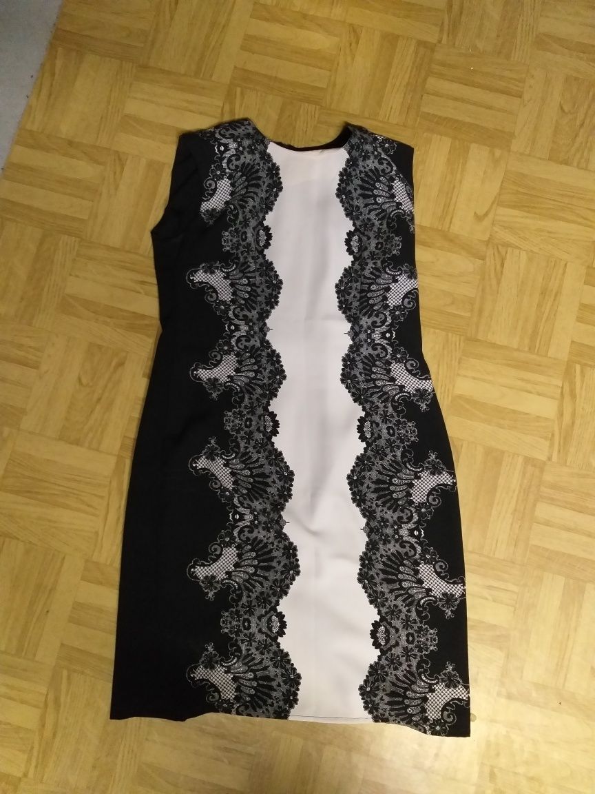 Sukienka 42 bialo czarna wyszczuplająca