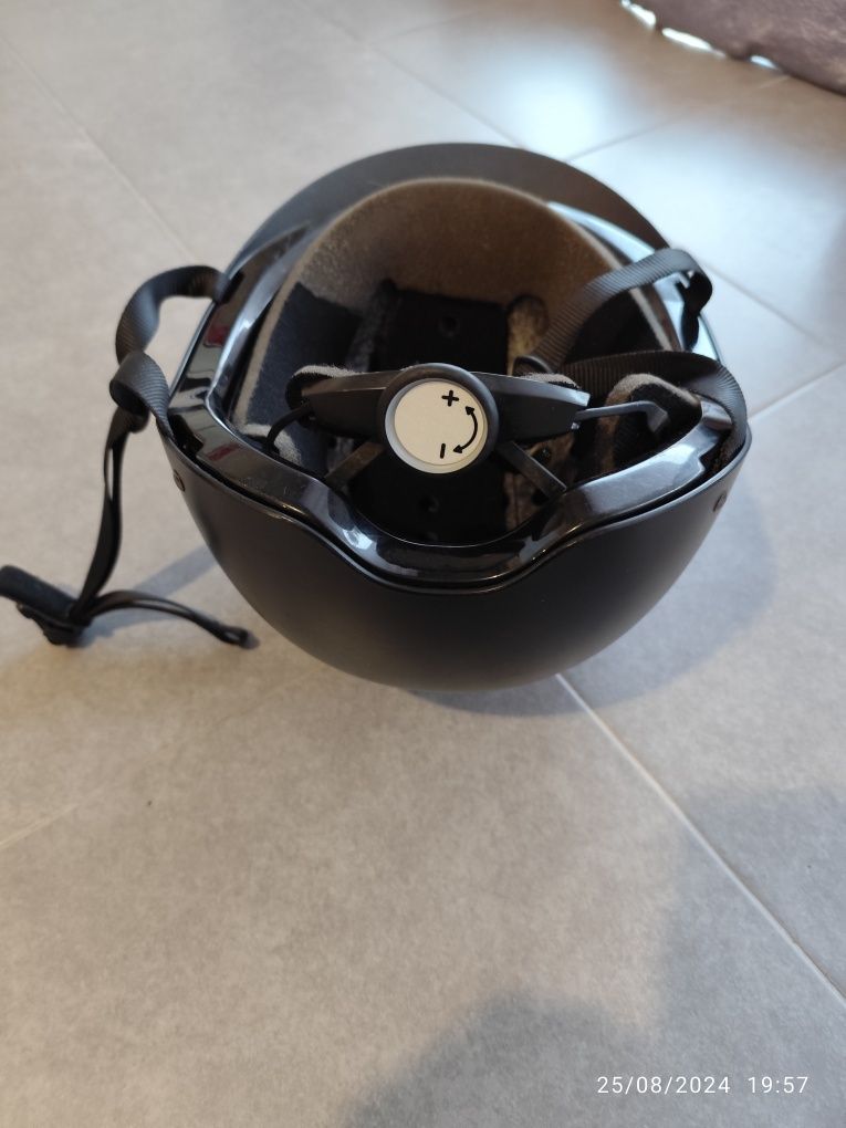 Vendo capacetes/toques de equitação