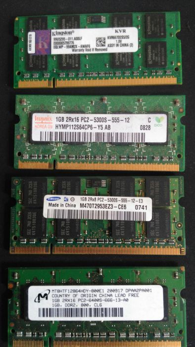 Vendo memórias para portátil 3 de 1G e uma de 2G e duas de 512mp