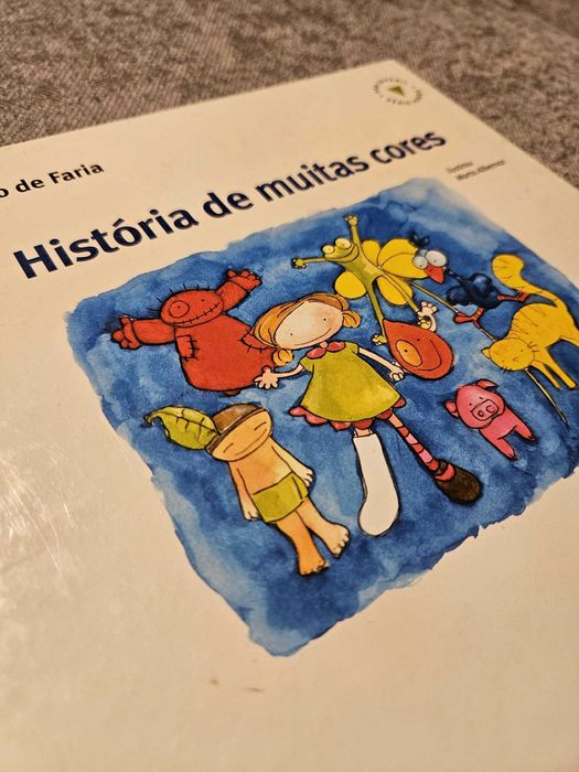 Livro “História de Muitas Cores” Rosa Lobato de Faria 7-10 anos