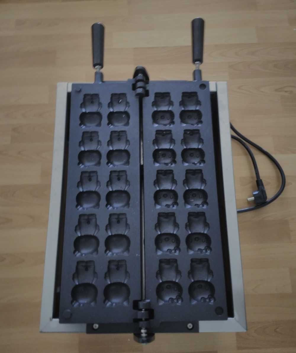 Máquina Waffles Hello Kitty Profissional Quase Nova e Barata