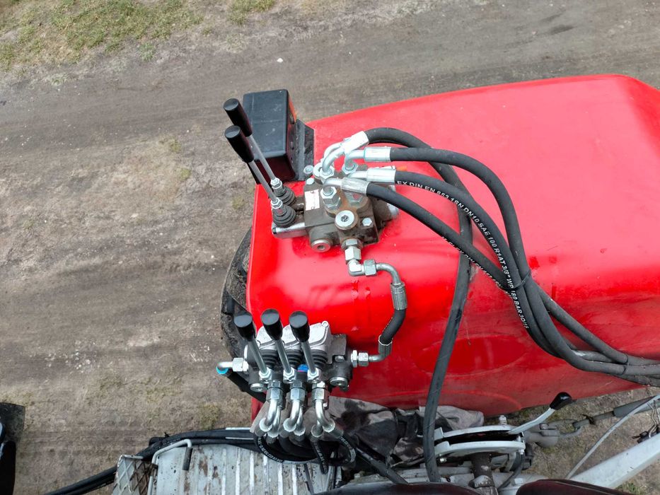 Ładowacz czołowy AM-30E 3-sekcyjny, Euro-ramka firmy Agromax