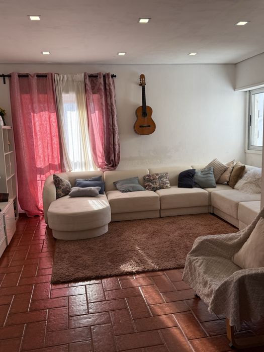 Quarto em um apartamento familiar . 500 para casal 400 para pessoa so.