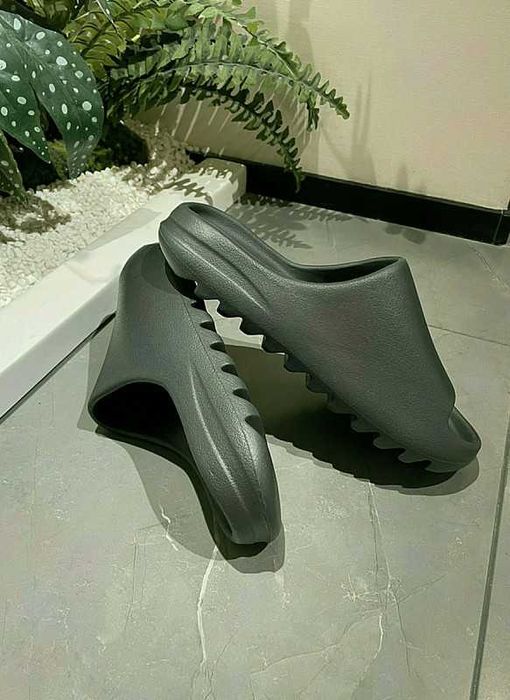 Szary Buty Klapki adidas Yeezy Slide Granite Rozmiar.38