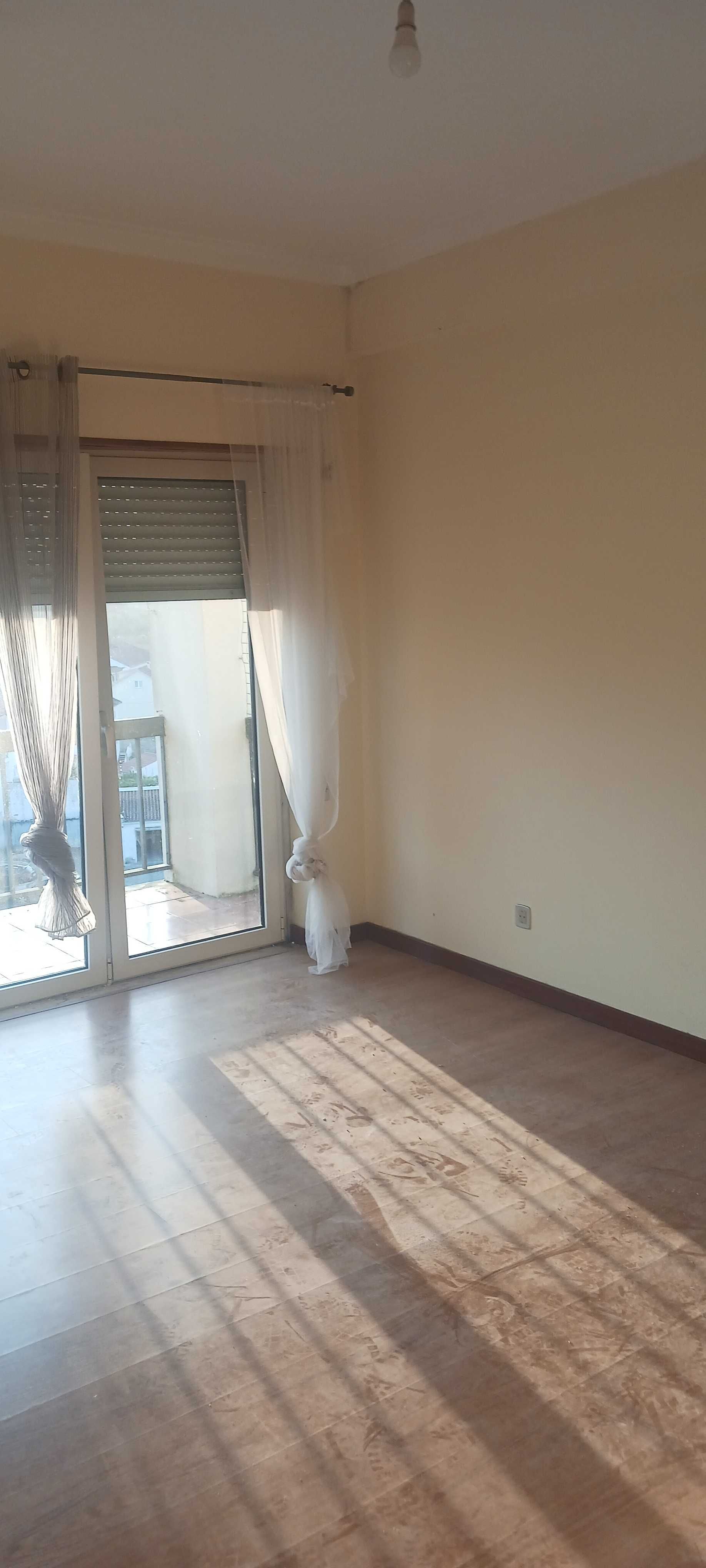 Apartamento T3 remodelado centro de Ansião
