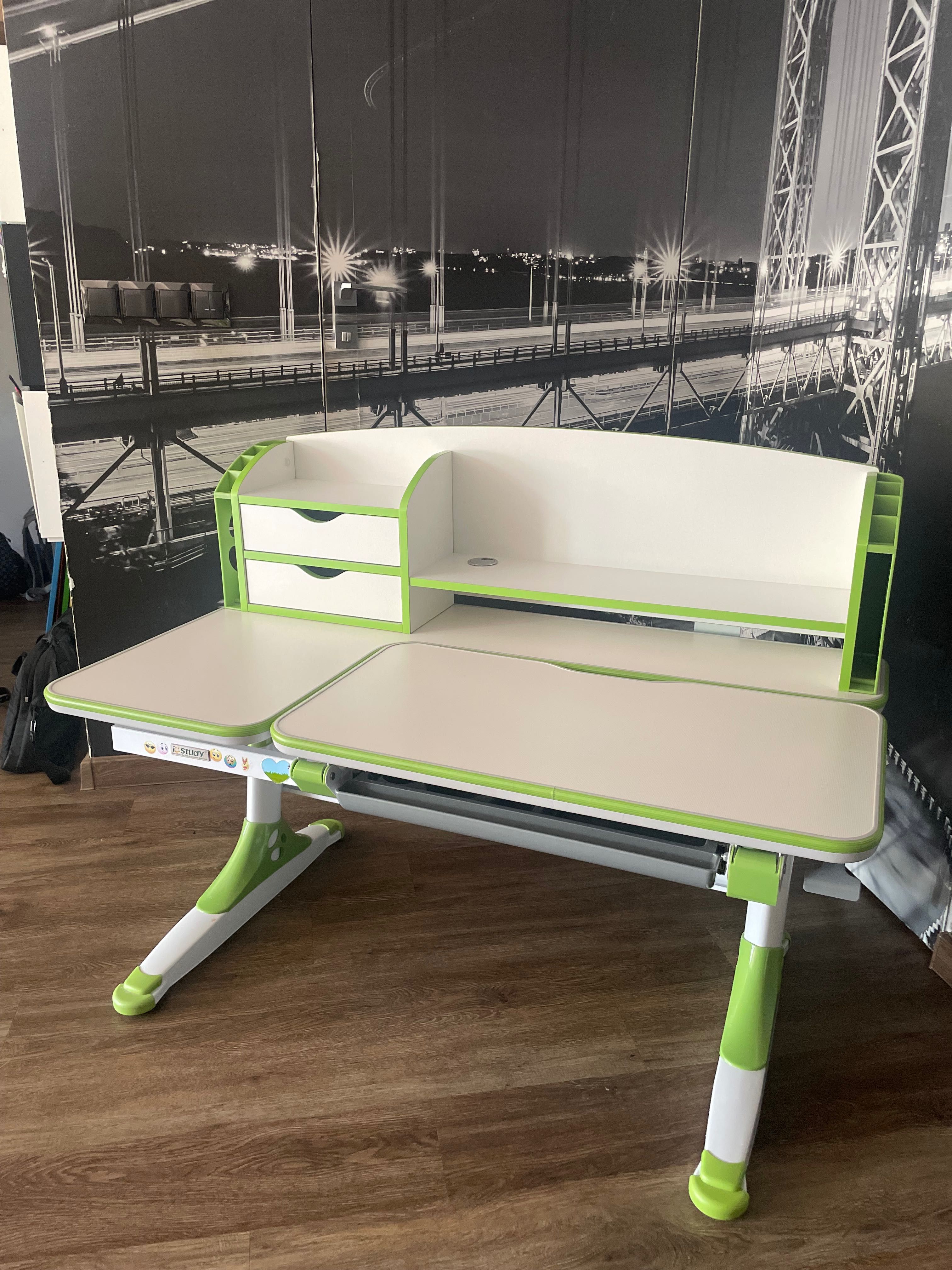 Biurko ergonomiczne dziecięce z fotelem