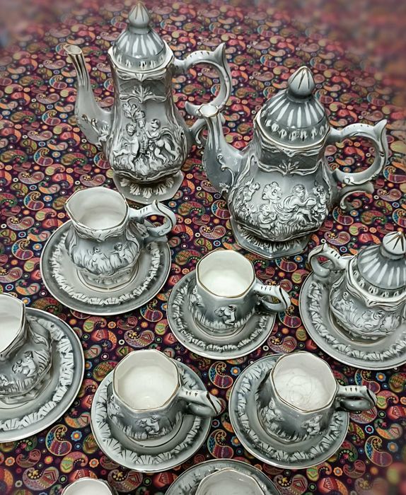 Conjunto chá alto relevo 4 pessoas vintage José Elias (Alcobaça)