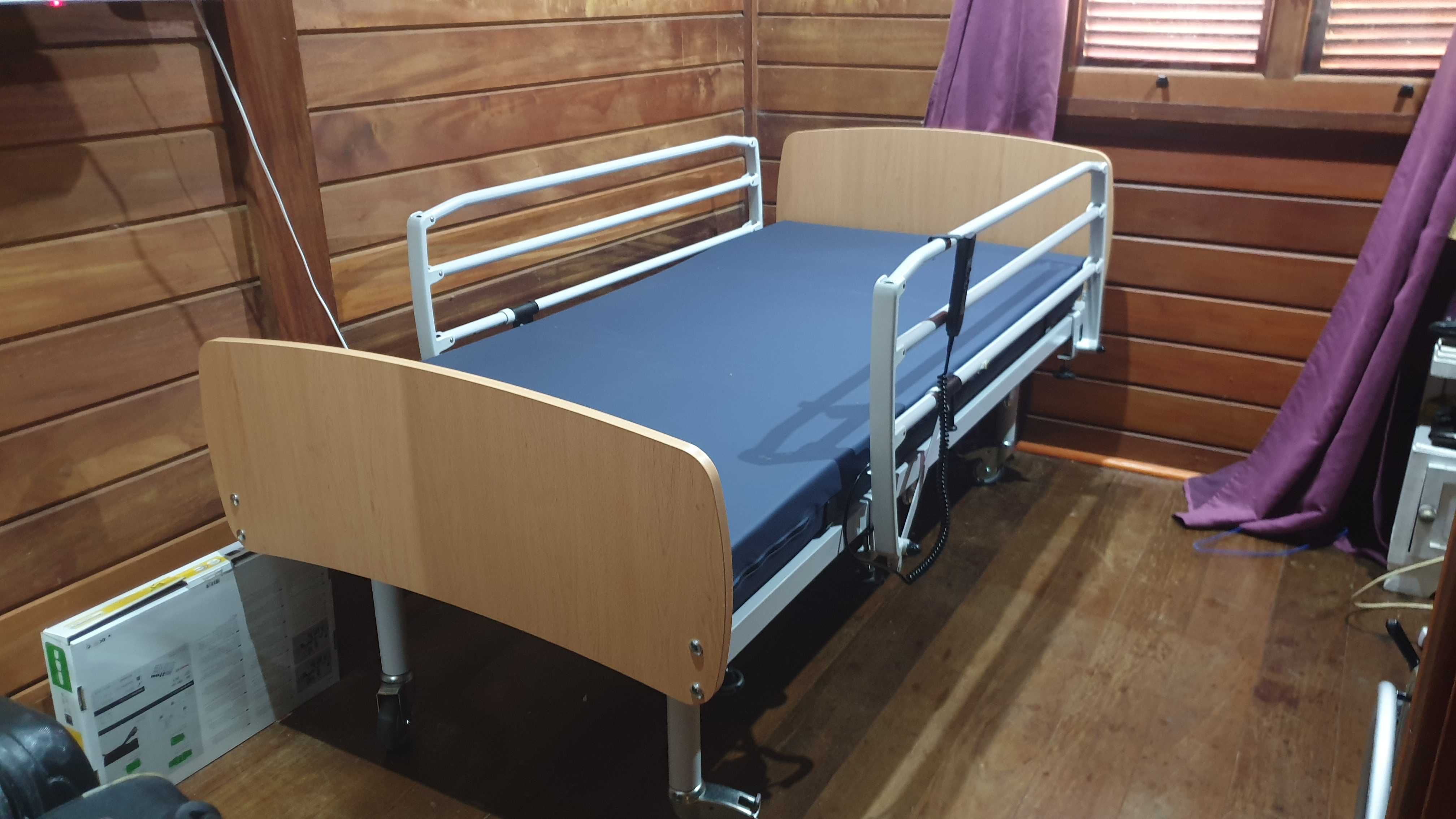 Cama articulada elétrica hospitalar