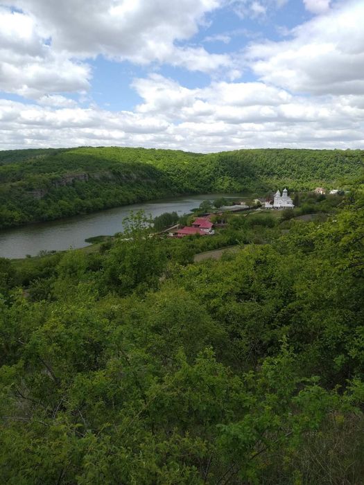 Продаж великого будинку