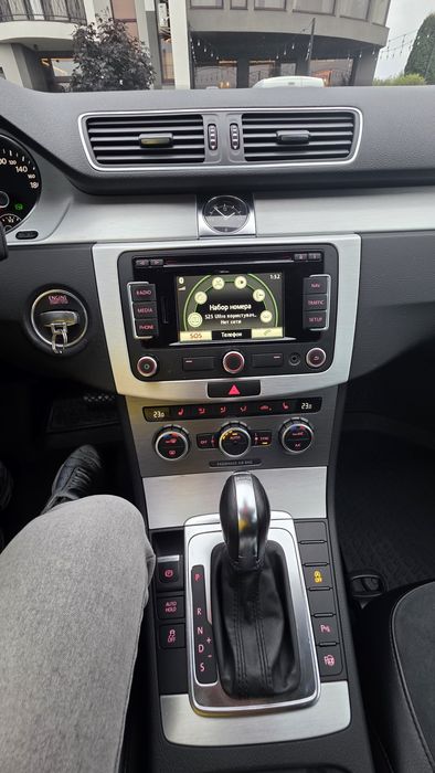 Volkswagen Passat B7 2.0TDI DSG Highline 2011