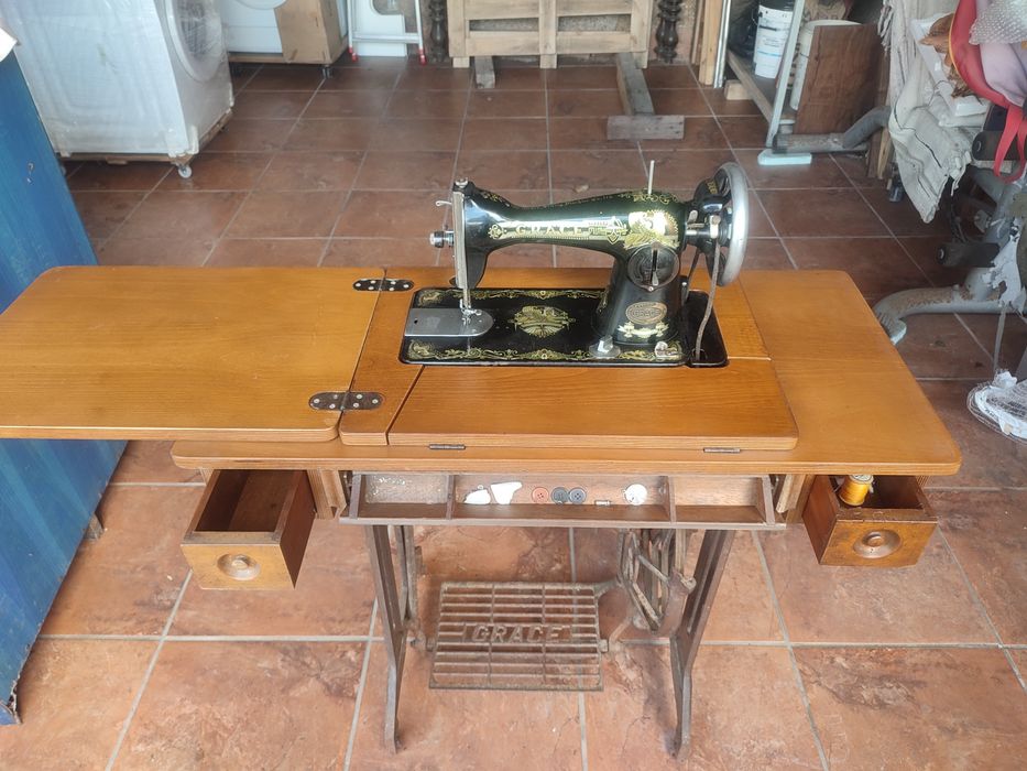 Máquina de costura antiga