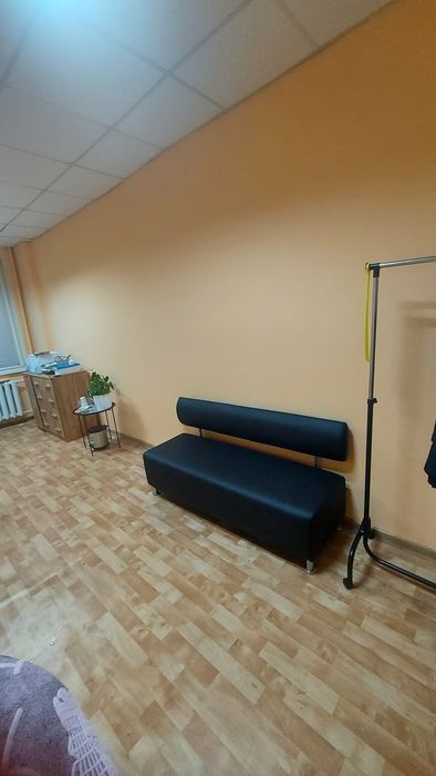 Продам диван для очікування 150 см стан новий