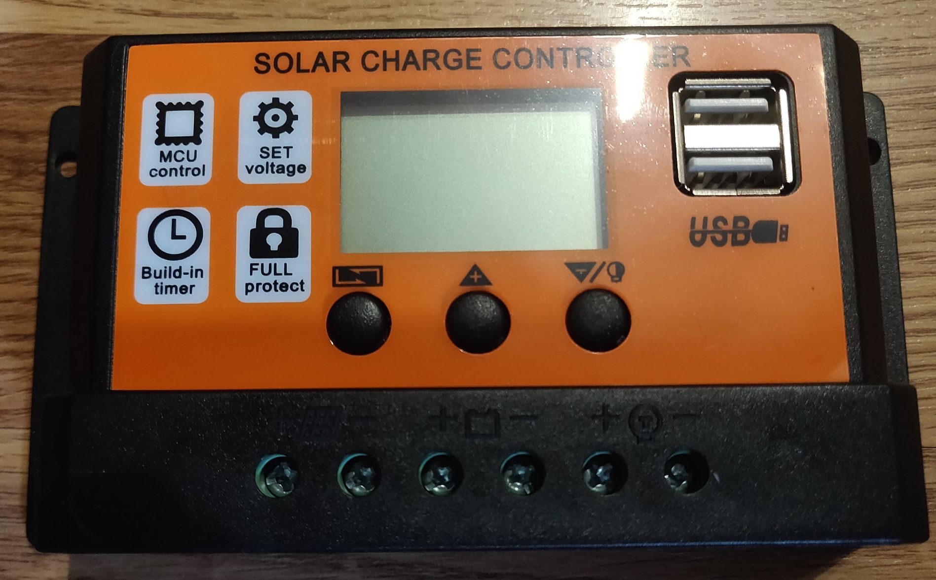 Контролер солнечных панелей Solar controller PWM 100А 12/24В