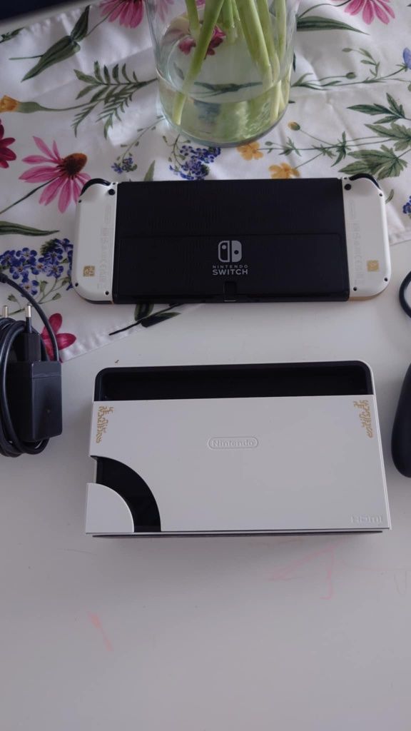 Nintendo Switch OLED Zelda TOTK Edition