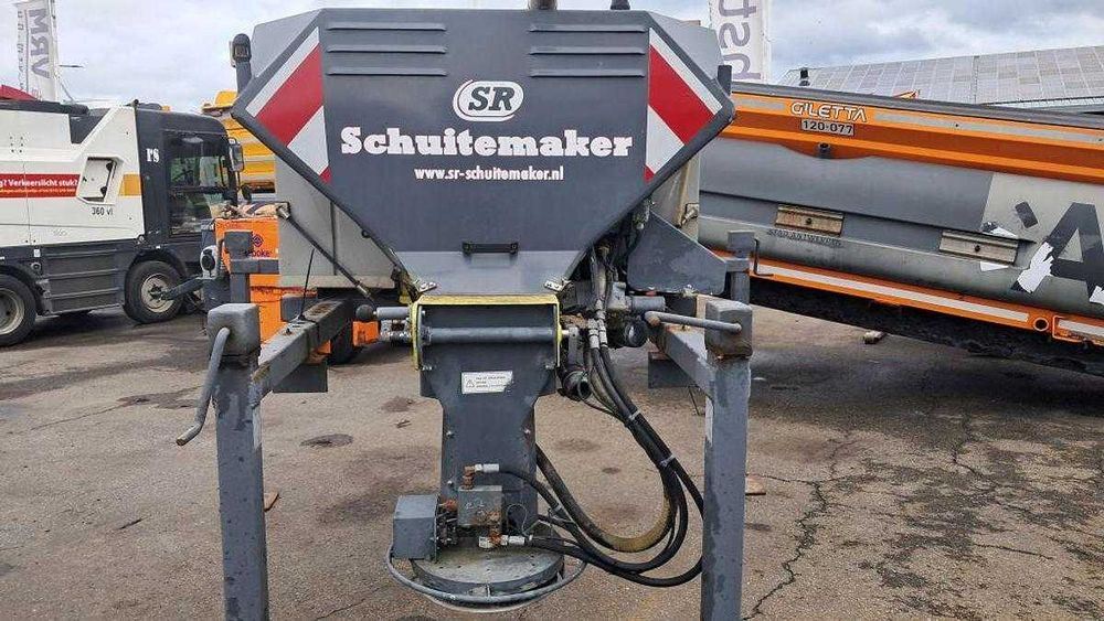 Solarka Piaskarka Posypywarka Epoke 2400 Igloo Schmidt Stratos silnik