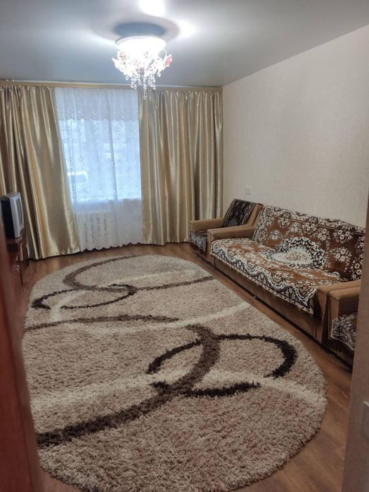 Здається 2 км квартира р-н 14 школи!