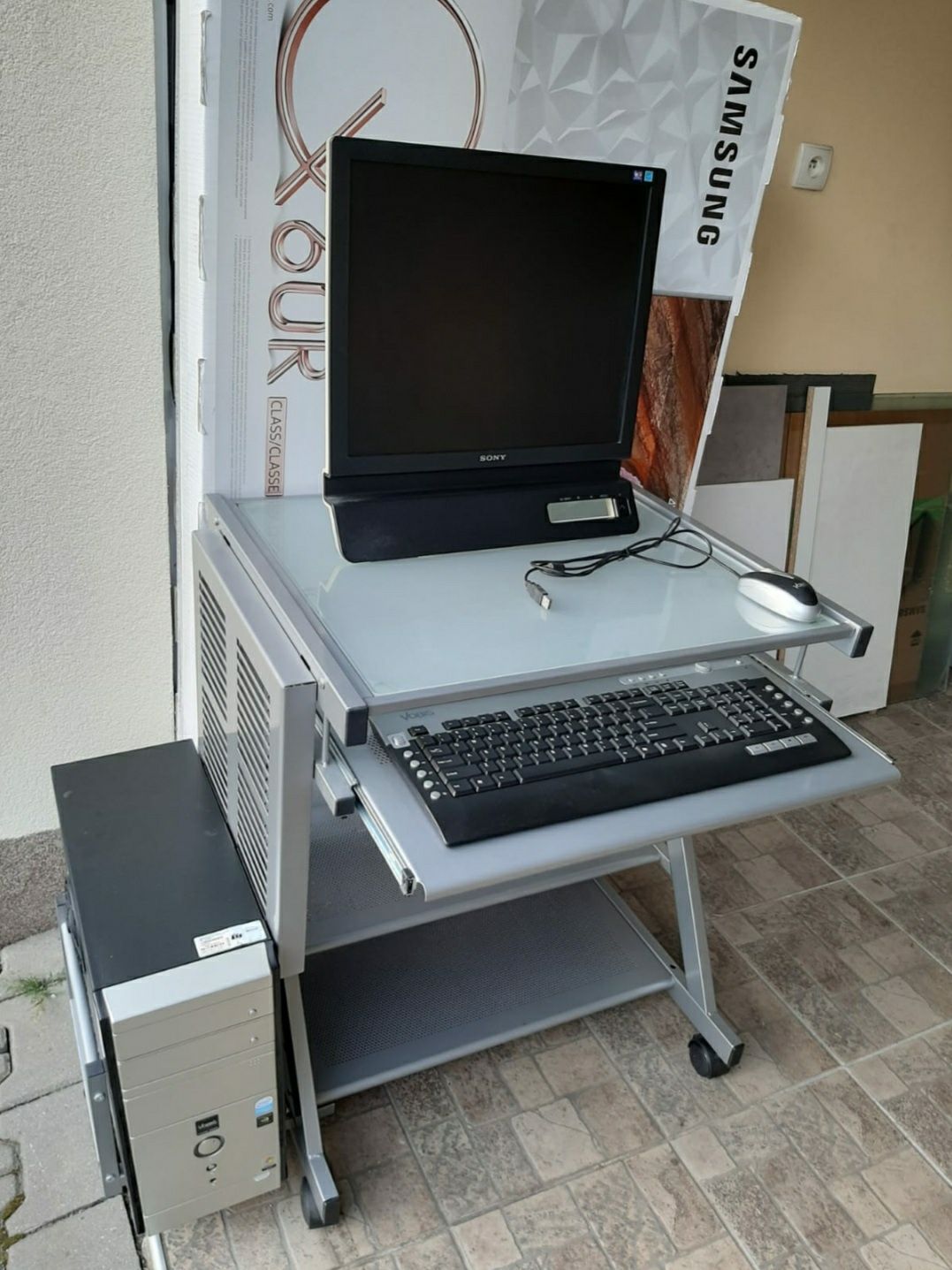 Stolik pod komputer