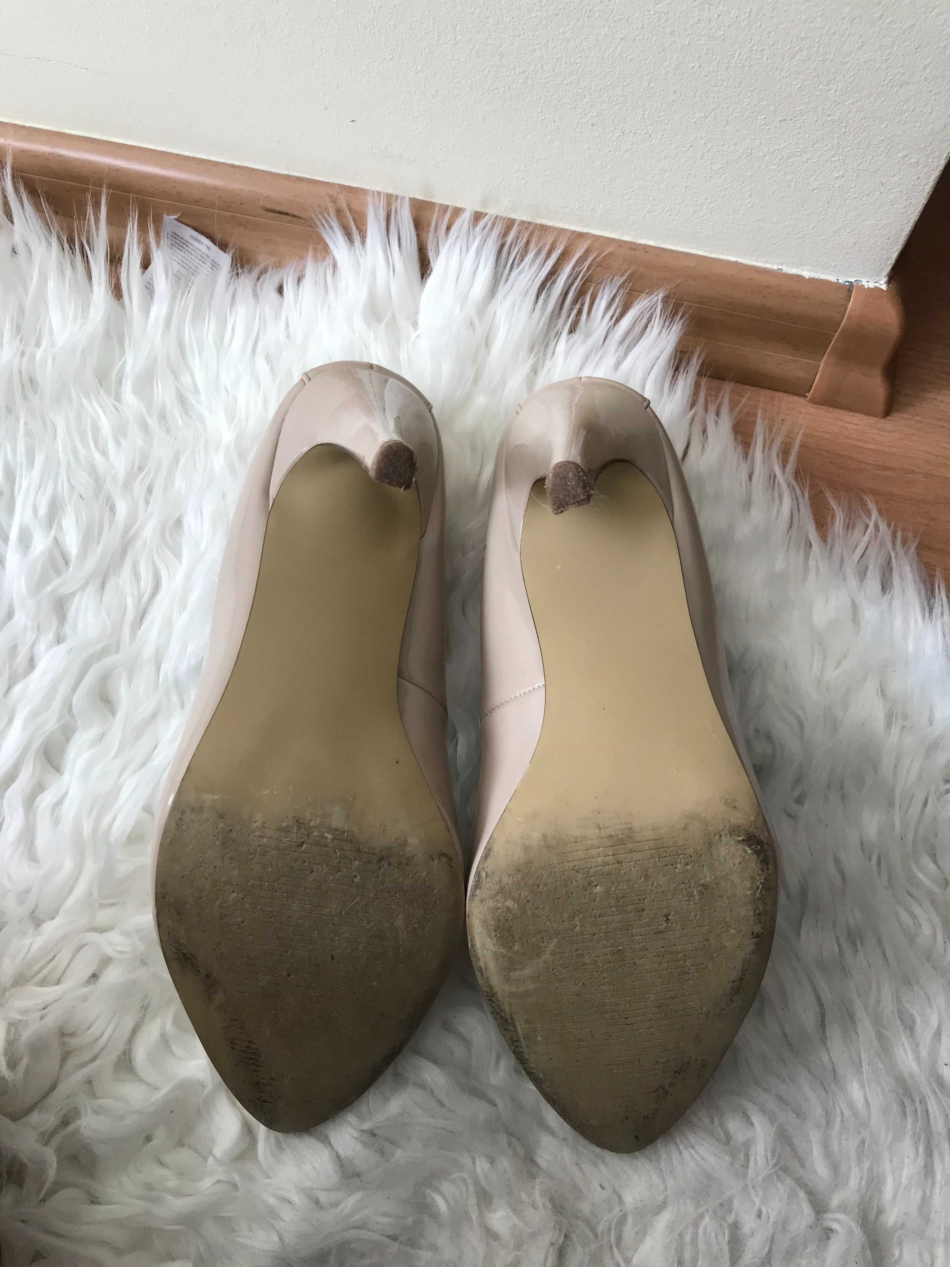 Buty czółenka damskie Reserved 38