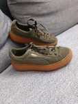 Puma suede sneakersy oliwkowe platforma