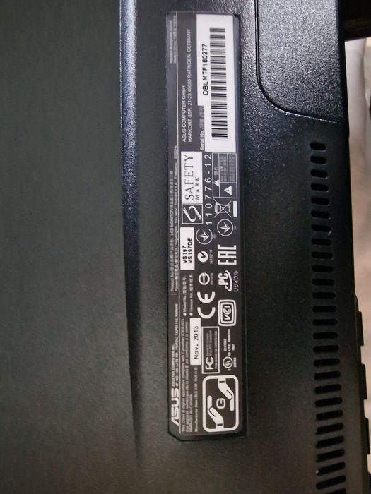 Monitor PC Asus.