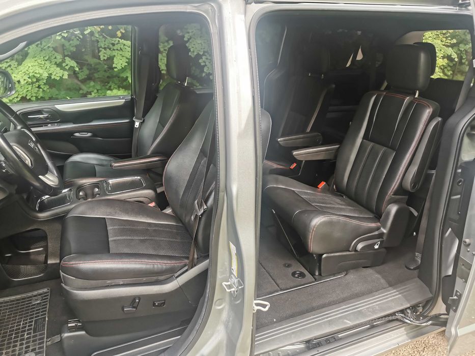 2019 Dodge Grand Caravan GT srebrny - nowe opony