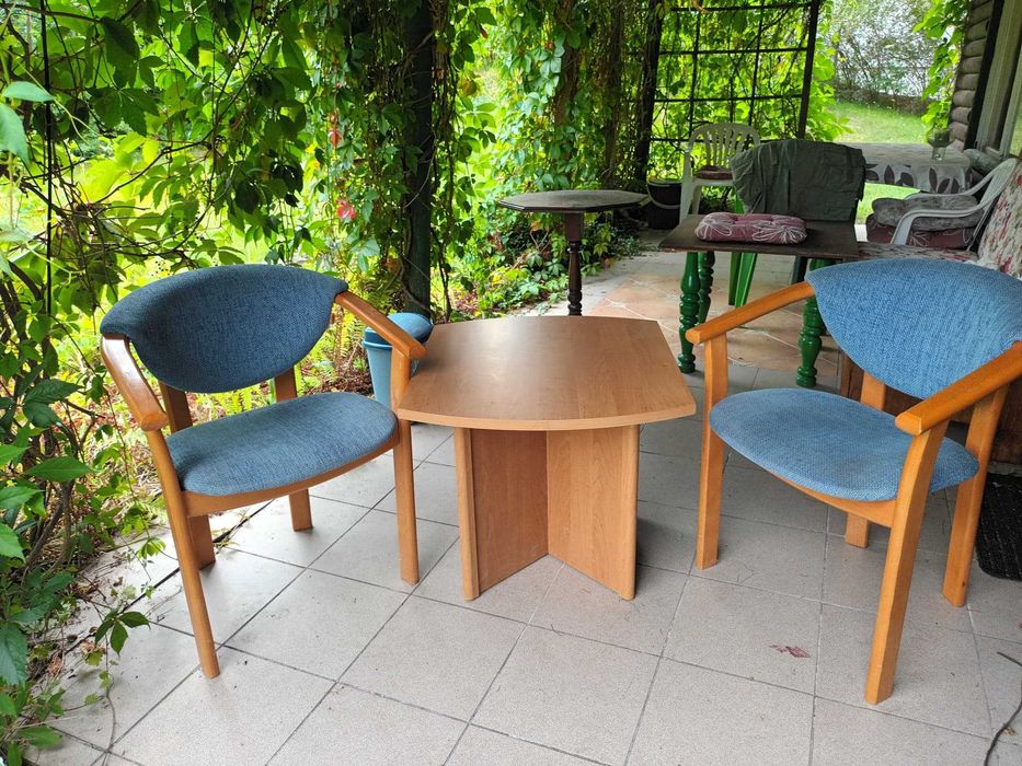 zestaw kawowy stolik plus krzesła