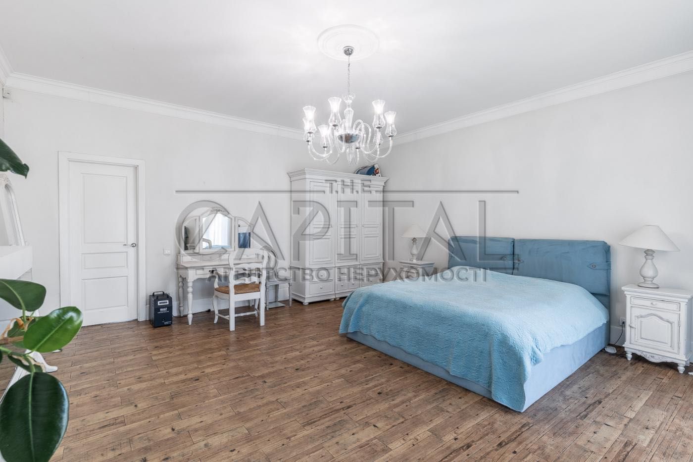 Гатное, 420 м.кв. (рядом метро Теремки)