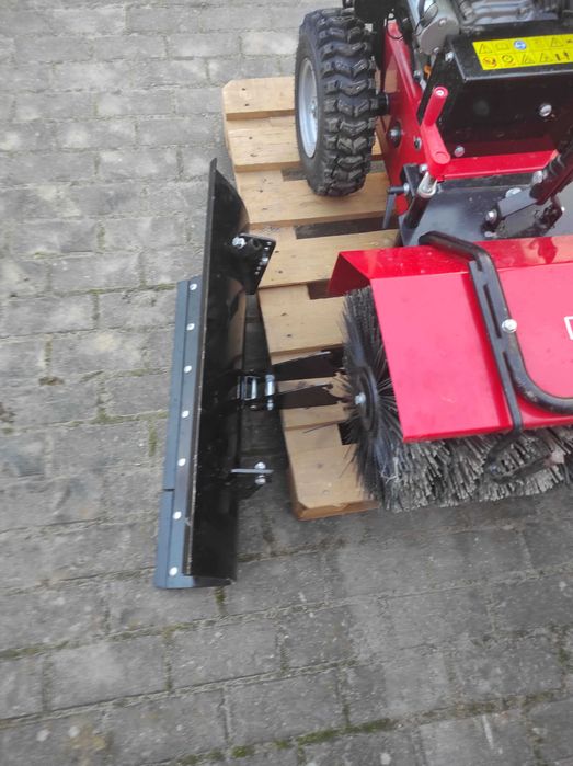 Zamiatarka Odśnieżarka Hecht 8616 SE