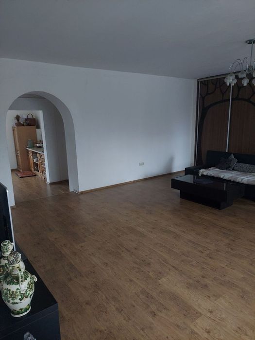 Продаж 3-х кімн. квартири (120 кв. м)