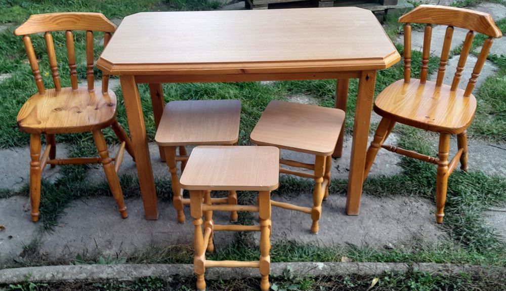 Stół z krzeslami drewniane  110/60/76