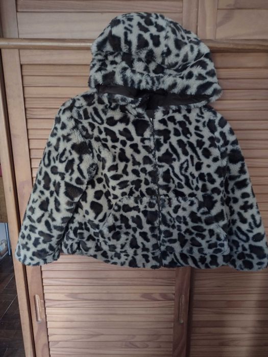 Casaco com pelo menina