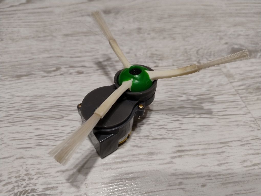 Moduł szczotki bocznej z Nową szczotką Irobot Roomba i7,i5.i3,e5,j5