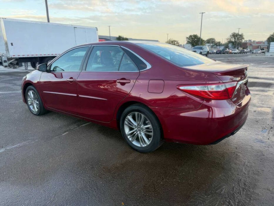 Toyota Camry      2017