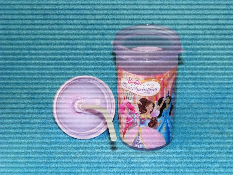 Barbie bidon Barbie i trzy muszkieterki kubek Barbie