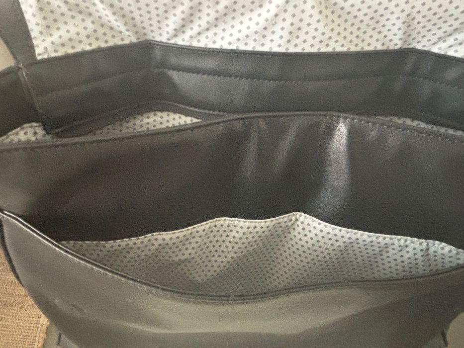Moleskine: “Horizontal Backpack, Classic Collection, Black”, pouco uso