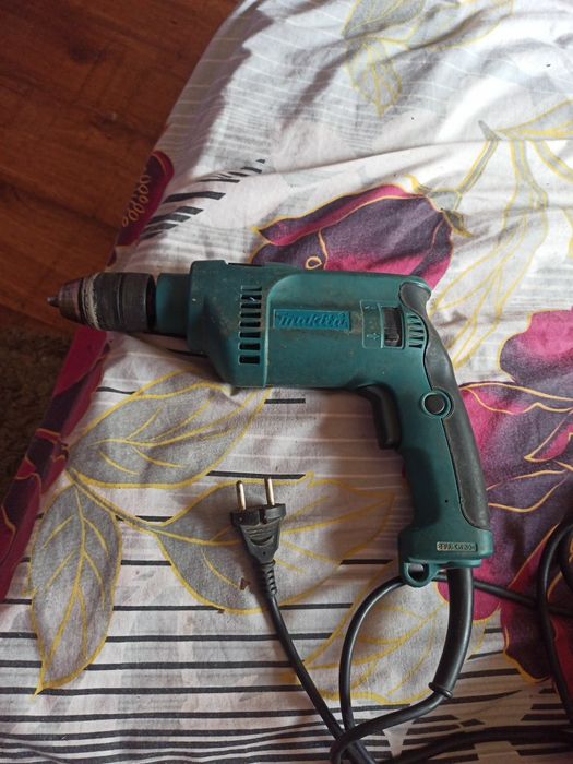Шуруповерт - дрель Makita HP1621F
