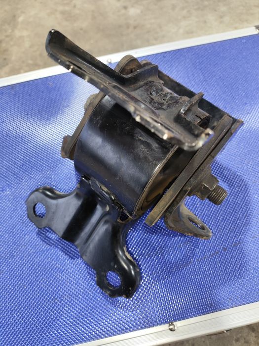 Подушка АКПП ліва Mitsubishi Outlander XL