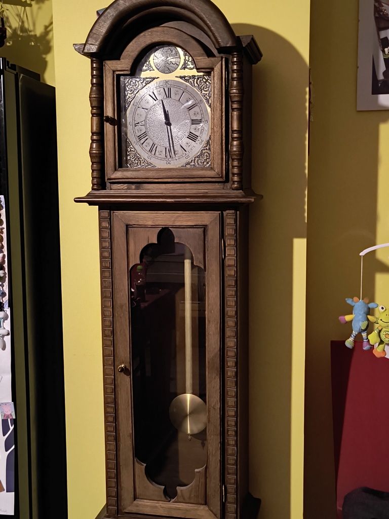Zegar Stojący w obudowie drewnianej Podłogowy Zegarmistrz Mechanizm