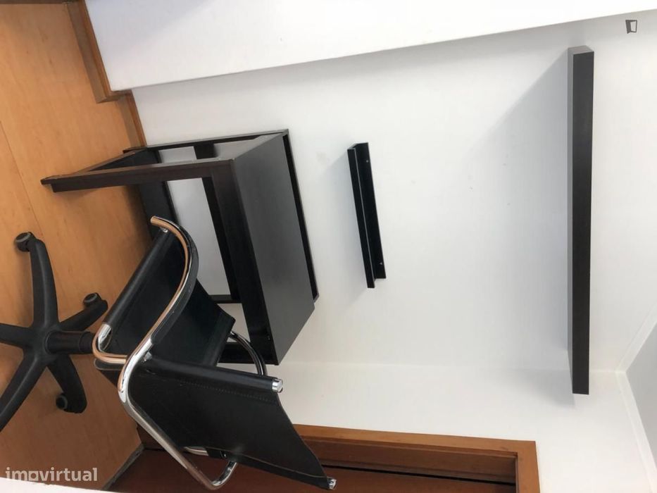 Quarto - localizado em Paranhos Porto